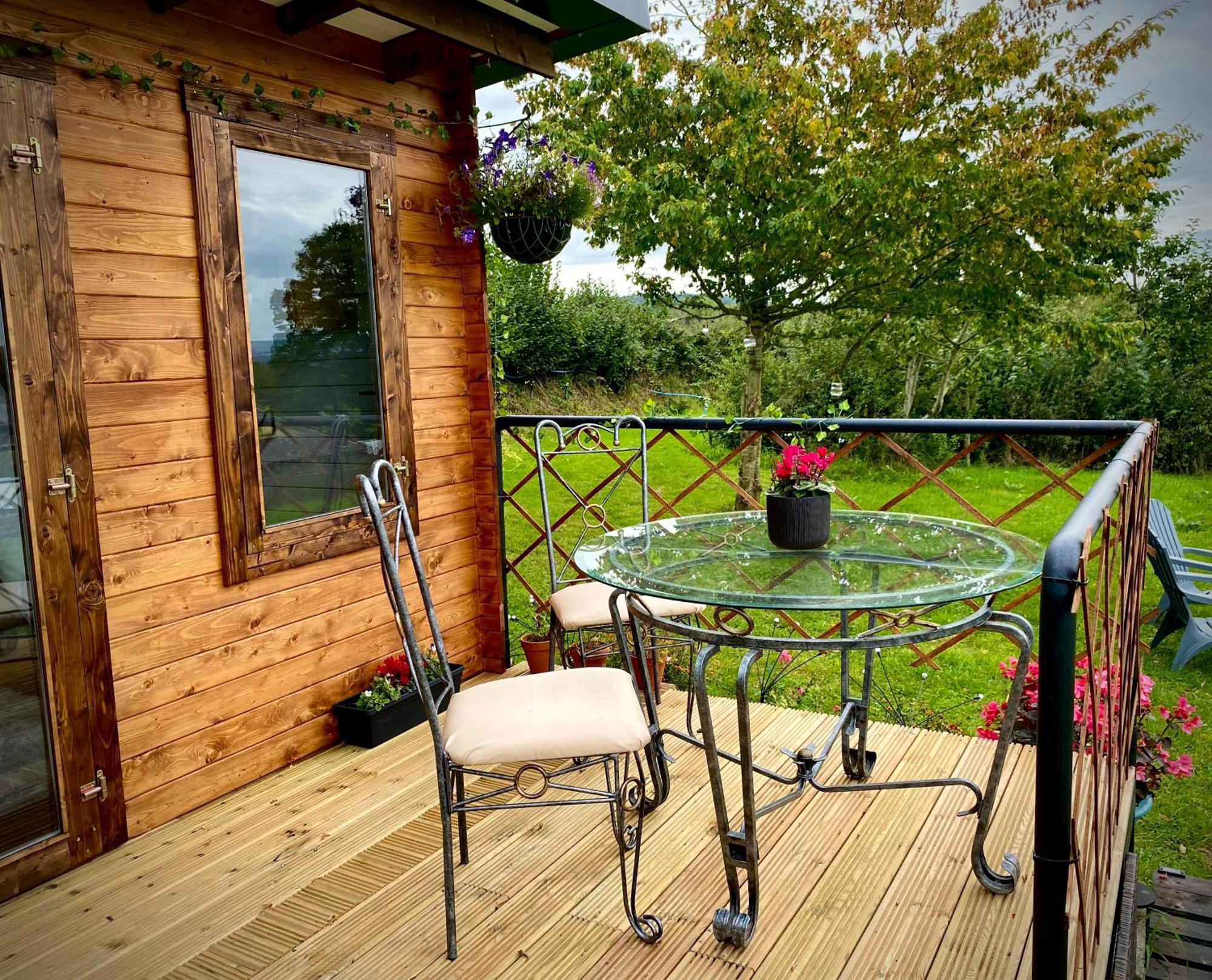 Cherry Tree Glamping Lodge Wellington  Exterior foto