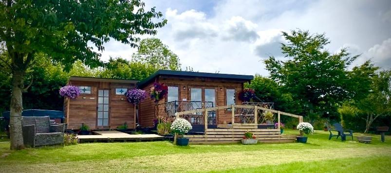 Cherry Tree Glamping Lodge Wellington  Exterior foto